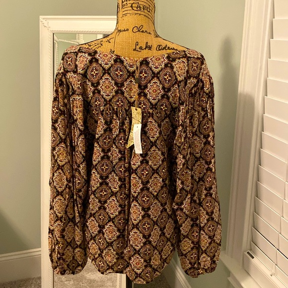 NWT Gimmcks paisley top, size M. - Picture 2 of 8